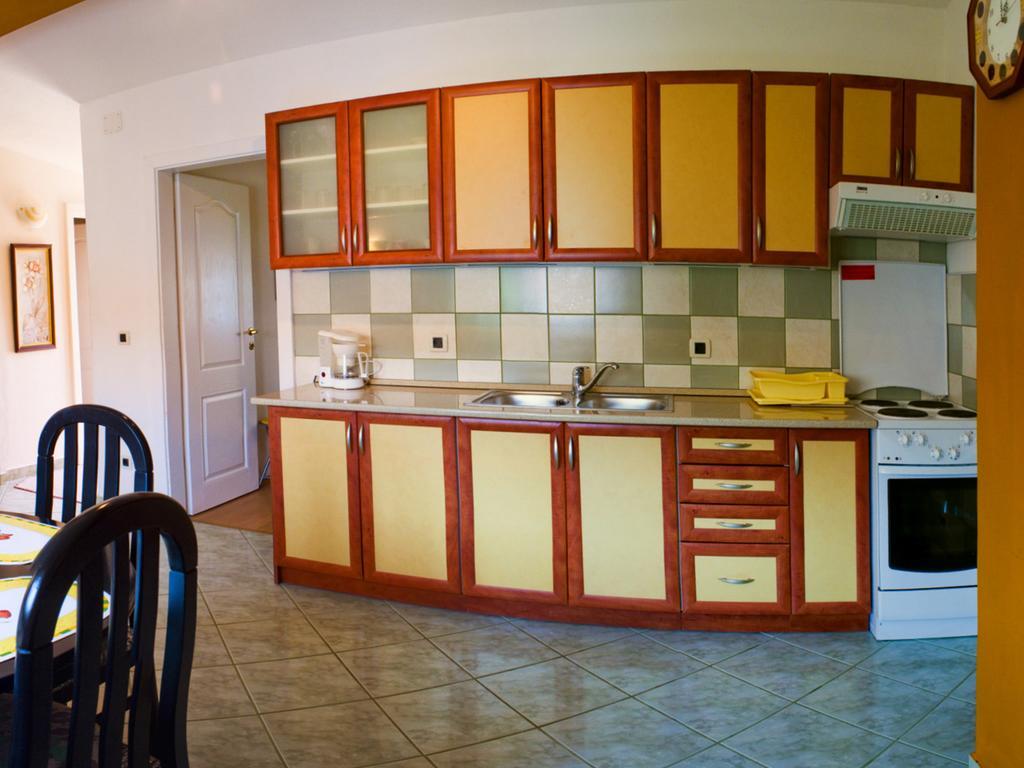 Apartments Villa Annika スラティネ 部屋 写真