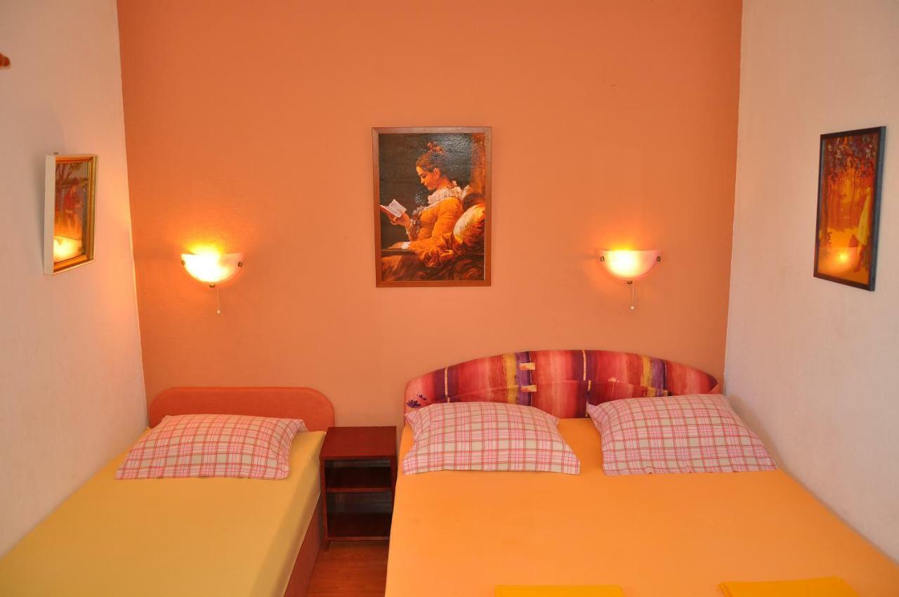Apartments Villa Annika スラティネ エクステリア 写真