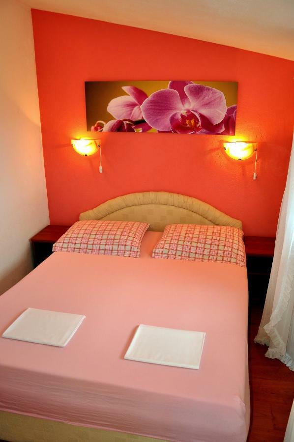 Apartments Villa Annika スラティネ エクステリア 写真