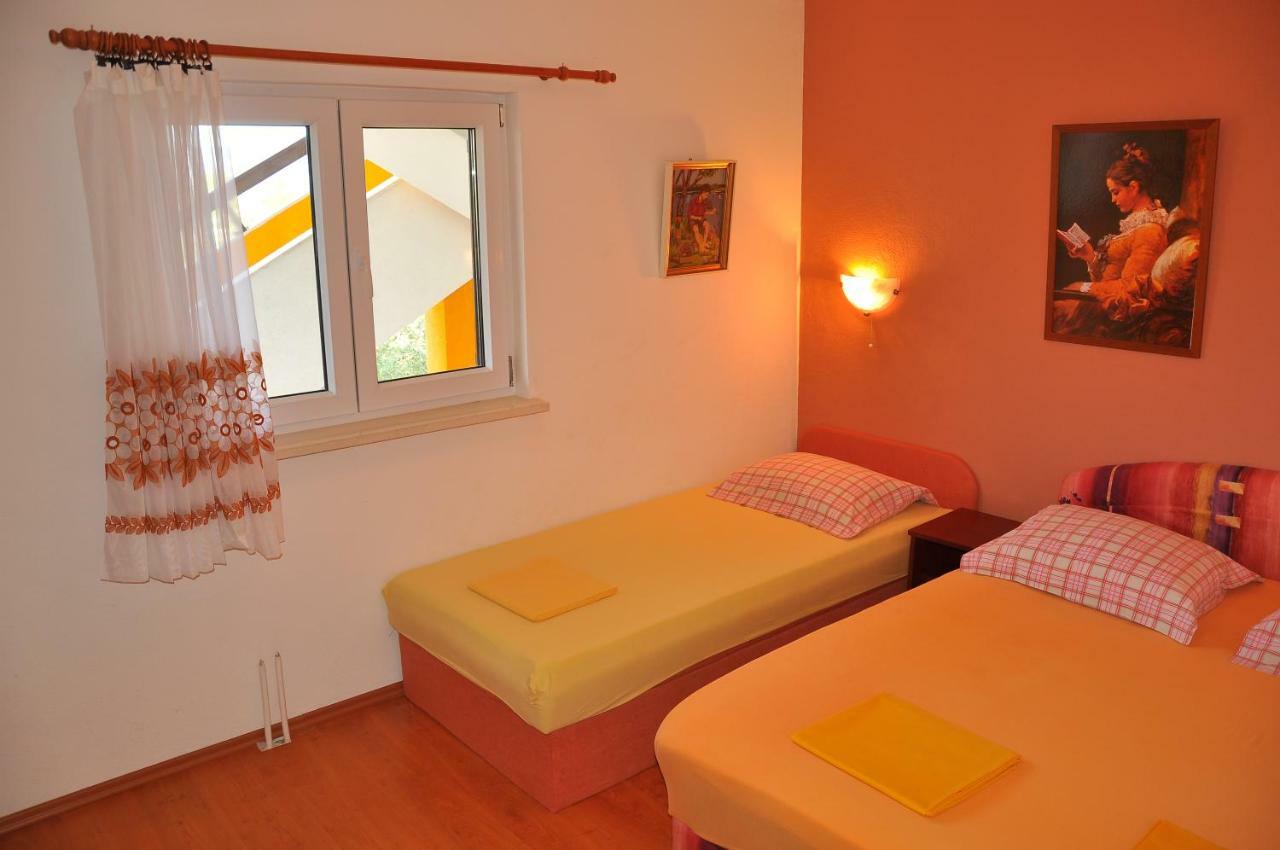 Apartments Villa Annika スラティネ エクステリア 写真